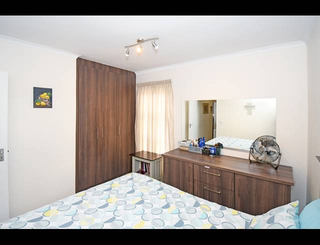 3 BEDROOM APARTMENT FOR SALE IN SUNNINGHILL